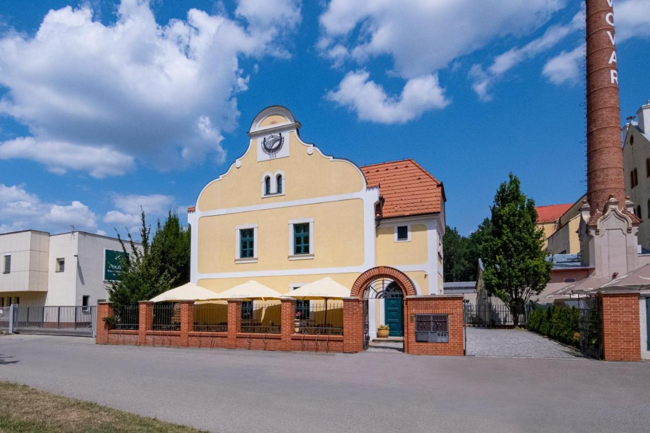 Penzion Elux Břeclav Екстериор снимка